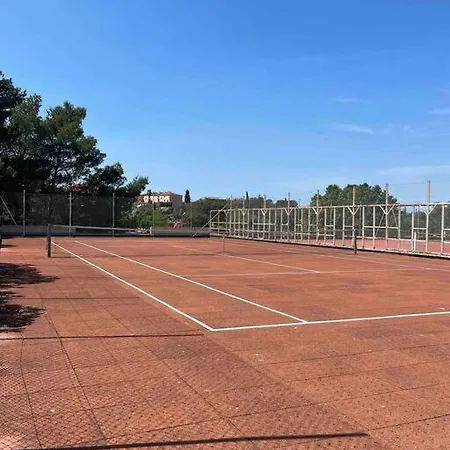 T2 Avec Piscine Lägenhet